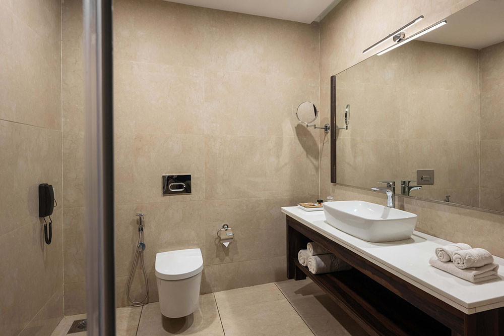 Stylish Premium Room with beautiful views at Blue Serene